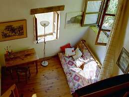 Holiday Home Mirabel Sous les Roches