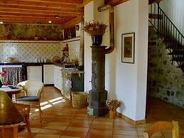 Holiday Home Mirabel Sous les Roches