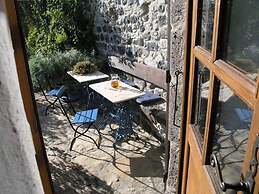Holiday Home Mirabel Sous les Roches