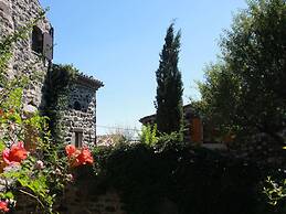 Holiday Home Mirabel Sous les Roches