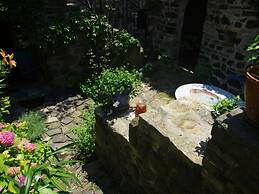 Holiday Home Mirabel Sous les Roches