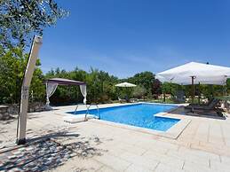 House of Olives Comfortable Holiday Residence