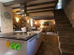 House of Olives Comfortable Holiday Residence