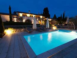 House of Olives Comfortable Holiday Residence