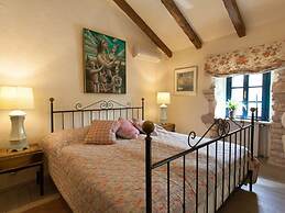 House of Olives Comfortable Holiday Residence