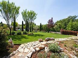 House of Olives Comfortable Holiday Residence