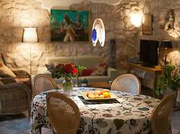 House of Olives Comfortable Holiday Residence