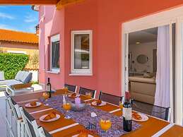 Nicole Comfortable Holiday Residence