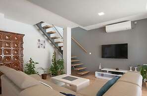 Nicole Comfortable Holiday Residence