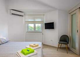 Nicole Comfortable Holiday Residence