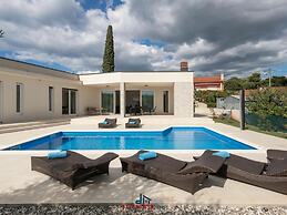 Sandi Comfortable Holiday Residence