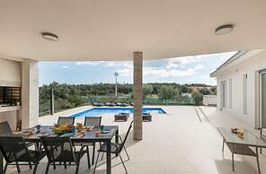 Sandi Comfortable Holiday Residence