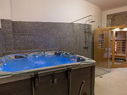 Amazing Villa With Pool, Wellness and Stunning View