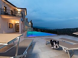 Amazing Villa With Pool, Wellness and Stunning View