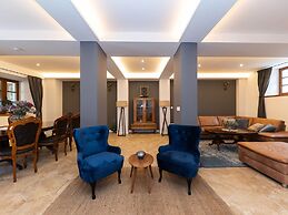 Amazing Villa With Pool, Wellness and Stunning View