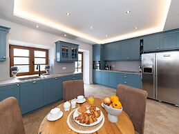 Amazing Villa With Pool, Wellness and Stunning View