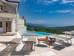 Amazing Villa With Pool, Wellness and Stunning View
