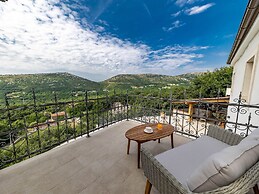 Amazing Villa With Pool, Wellness and Stunning View