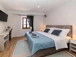 Amazing Villa With Pool, Wellness and Stunning View