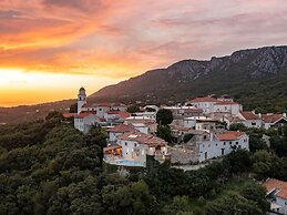 Amazing Villa With Pool, Wellness and Stunning View