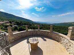 Amazing Villa With Pool, Wellness and Stunning View