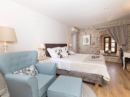 Amazing Villa With Pool, Wellness and Stunning View