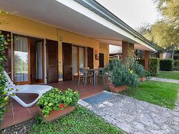 Comfortable Apartment in Garda With Swimming Pool