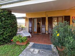 Comfortable Apartment in Garda With Swimming Pool