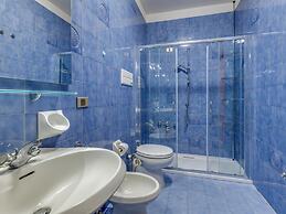 Comfortable Apartment in Garda With Swimming Pool