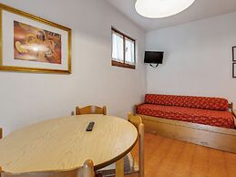 Comfortable Apartment in Garda With Swimming Pool