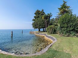 Comfortable Apartment in Garda With Swimming Pool