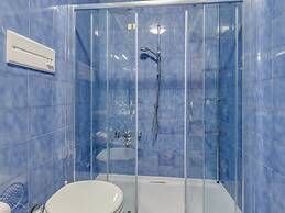 Comfortable Apartment in Garda With Swimming Pool