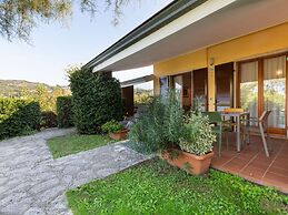 Comfortable Apartment in Garda With Swimming Pool