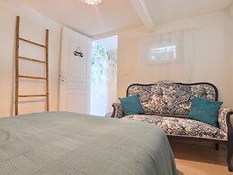 Charming Holiday Home in Gargas With Swimming Pool