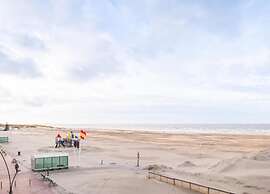 Apartment in Koksijde Near Sandy Beaches
