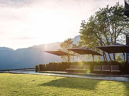 Apartment With Shared Infinity Pool
