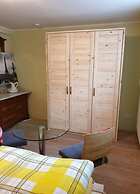 Holiday Apartment in the Rose Garden