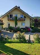 Holiday Apartment in the Rose Garden