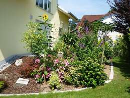Holiday Apartment in the Rose Garden