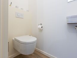 Apartment on the 2nd Floor for Family