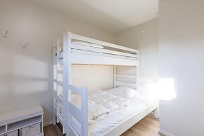 Apartment on the 2nd Floor for Family