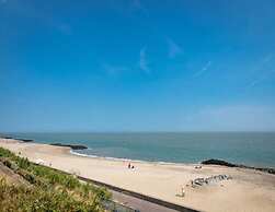 Apartment on the 2nd Floor for Family