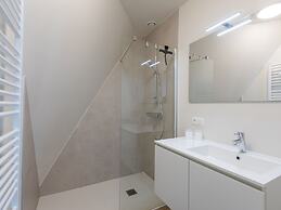 Apartment on the 2nd Floor for Family