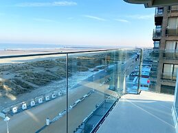 Apartment in Nieuwpoort With sea View
