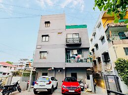 Home Escape 1BHK Retreat Nr Saket Square