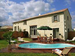 Villa With Covered Terrace in Rural Chalais