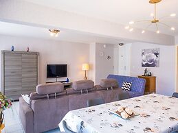 Apartment on the Third Floor