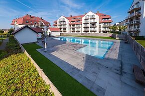 Green Garden Poolside Stay