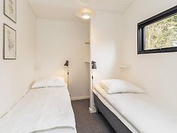 6 Person Holiday Home in Vaeggerlose