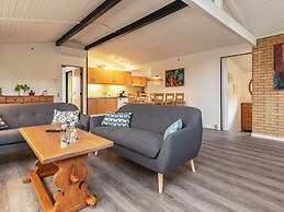 6 Person Holiday Home in Vaeggerlose